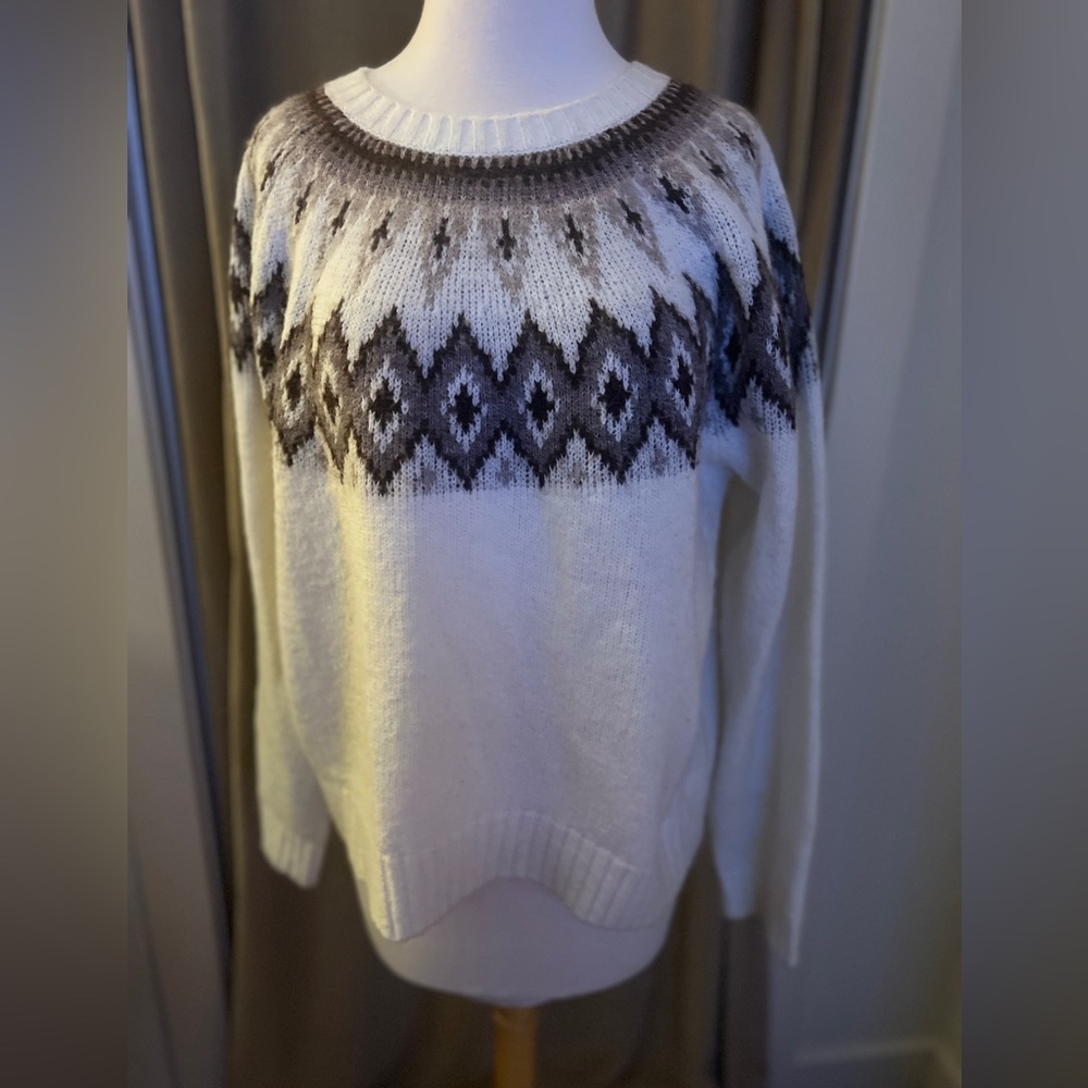 Old Navy pull-over sweater
